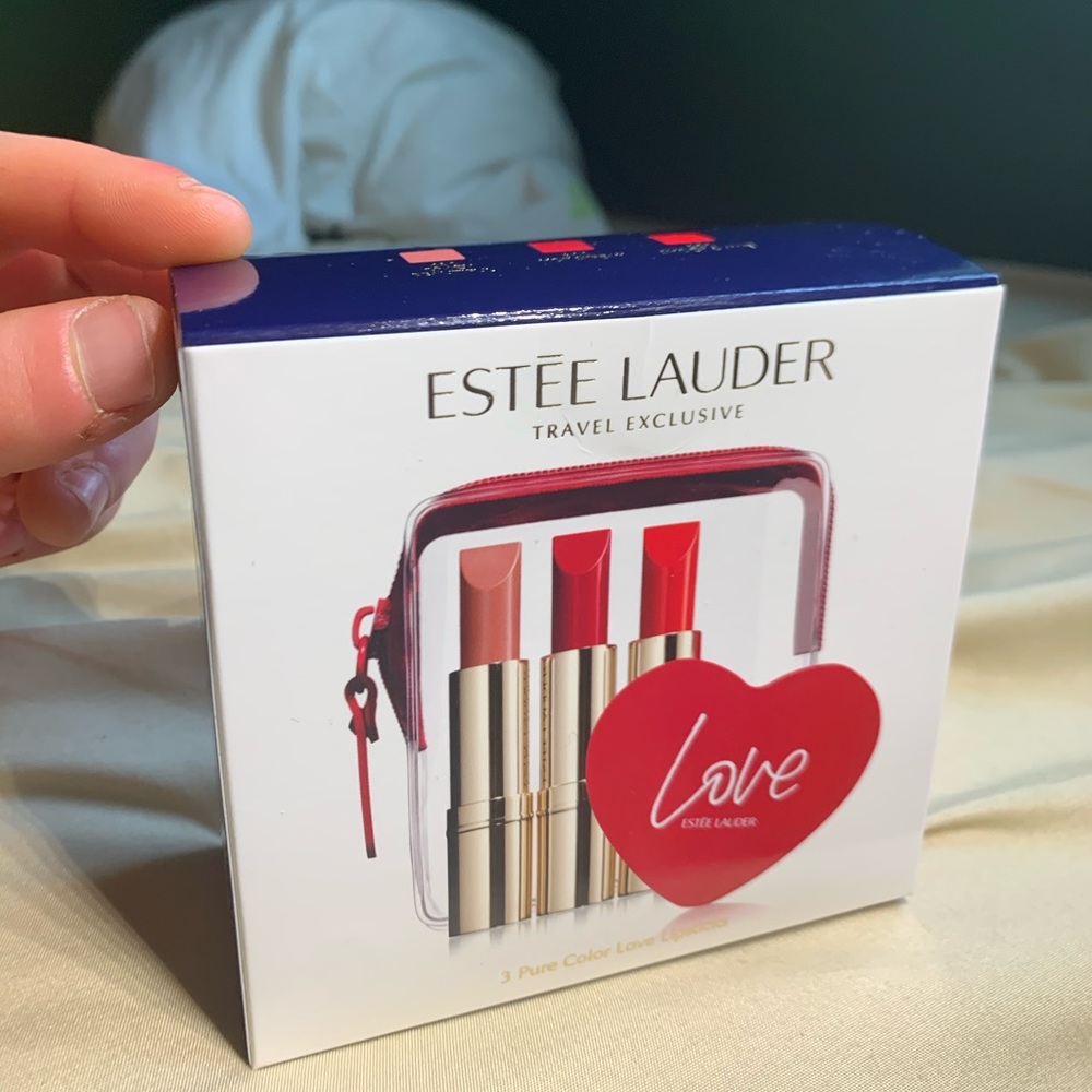 NIB 3 lipstick set w travel case& mirror